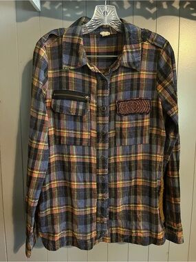 Gimmicks by BKE Button Up Beaded detail sweater knit back